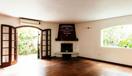 Casa à venda com 4 quartos, sendo 1 suíte,  em Jardim das Bandeiras, São Paulo, SP