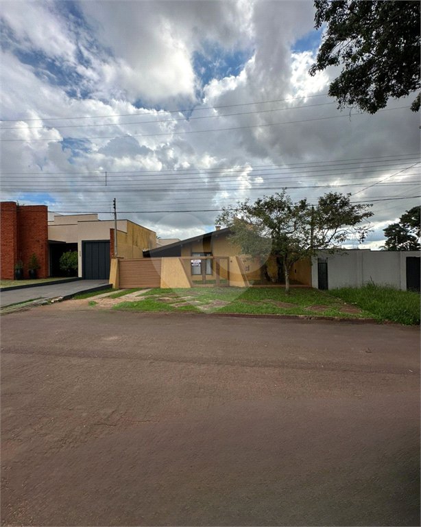 Casa à venda com 3 quartos, sendo 1 suíte, em Portal do Morumbi, Ponta Porã, MS
