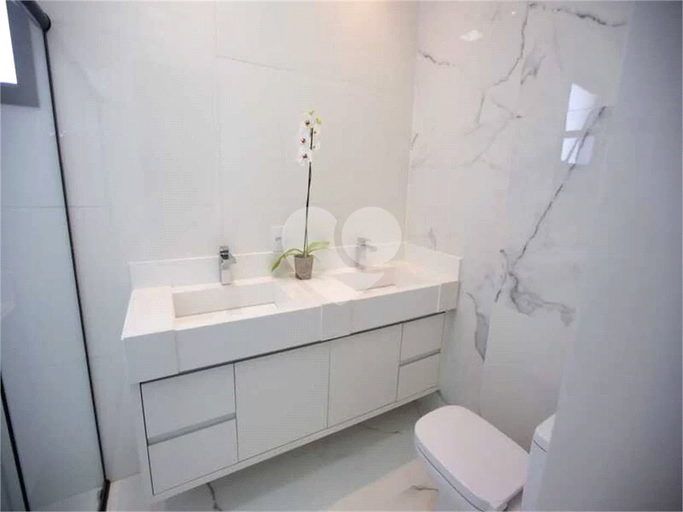 Casa à venda com 3 quartos, sendo 1 suíte, no condomínio Jardim Piemonte, Indaiatuba - SP