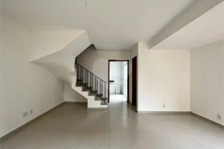 Casa à venda com 2 suítes no condomínio Residencial DI Luca, São Paulo - SP