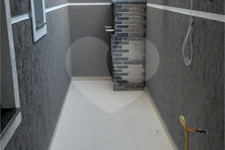 Casa à venda com 2 suítes no condomínio Residencial Matos, São Paulo - SP