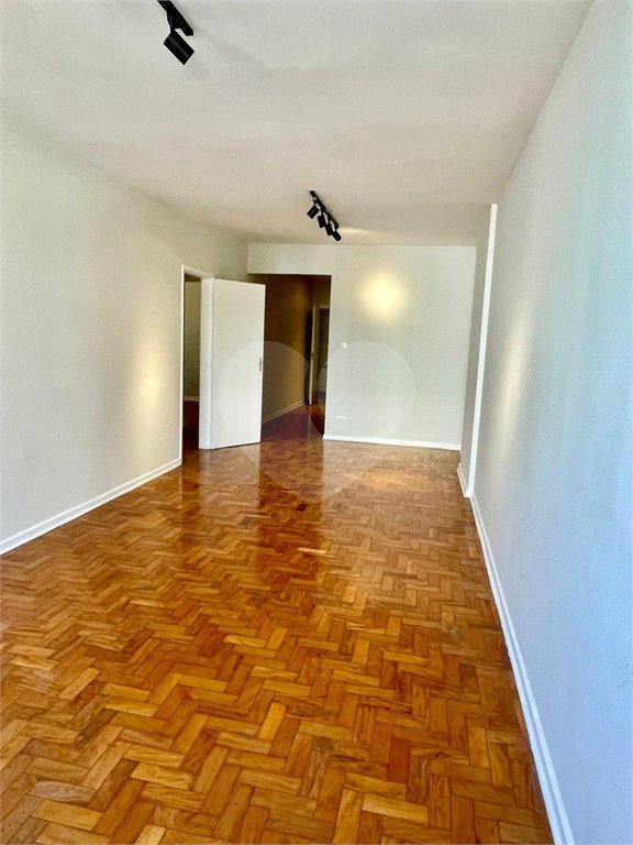 Apartamento à venda com 3 quartos em Cerqueira César, São Paulo, SP