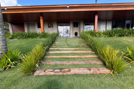 Casa à venda com 6 suítes no condomínio Vila Pinhal, Itirapina - SP