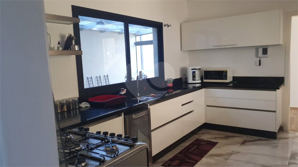 Casa à venda com 4 suítes no condomínio Vila Inglesa, Atibaia - SP