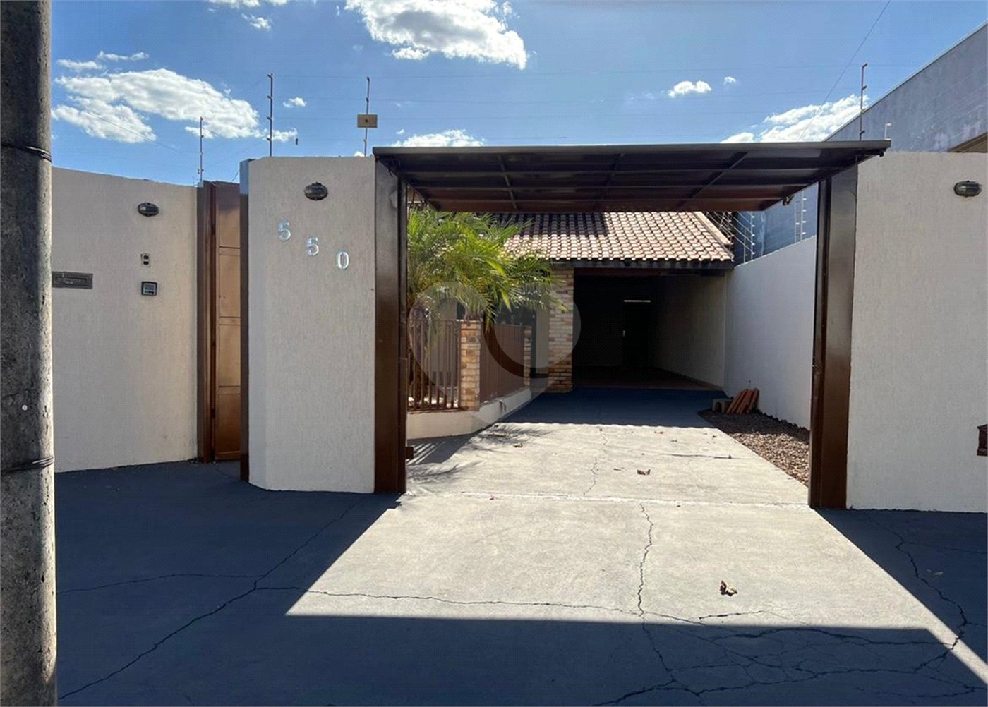 Casa à venda com 3 quartos, sendo 1 suíte, em Ipê, Três Lagoas, MS