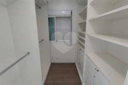 Apartamento à venda com 3 quartos, sendo 1 suíte, em Alto da Boa Vista, São Paulo, SP