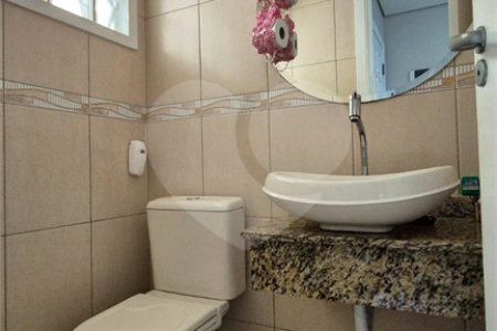 Sobrado à venda com 3 quartos, sendo 1 suíte, em Parque Santana, Mogi das Cruzes, SP