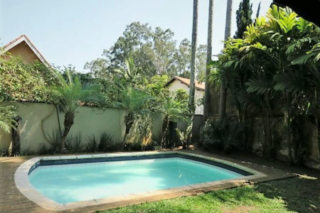 Casa à venda com 4 quartos, sendo 2 suítes, em Jardim Morumbi, São Paulo, SP