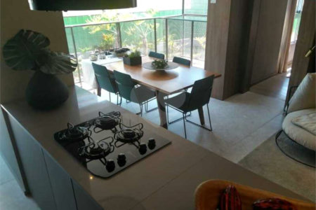 Apartamento à venda com 3 quartos, sendo 1 suíte,  em Jardim das Acácias, São Paulo, SP
