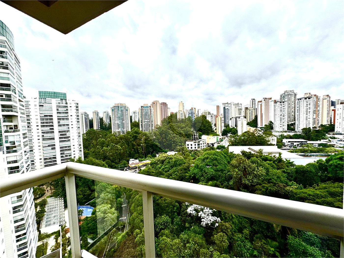 Apartamento à venda com 2 suítes em Parque do Morumbi, São Paulo, SP