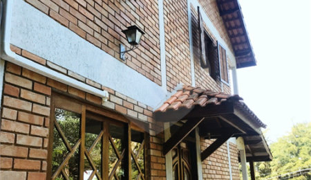 Casa à venda ou para alugar com 3 quartos, sendo 1 suíte, no condomínio Parque Suiça, Caieiras - SP