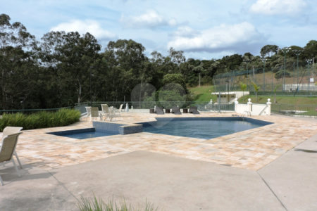 Casa à venda com 3 suítes no condomínio Reserva Santa Maria, Jandira - SP