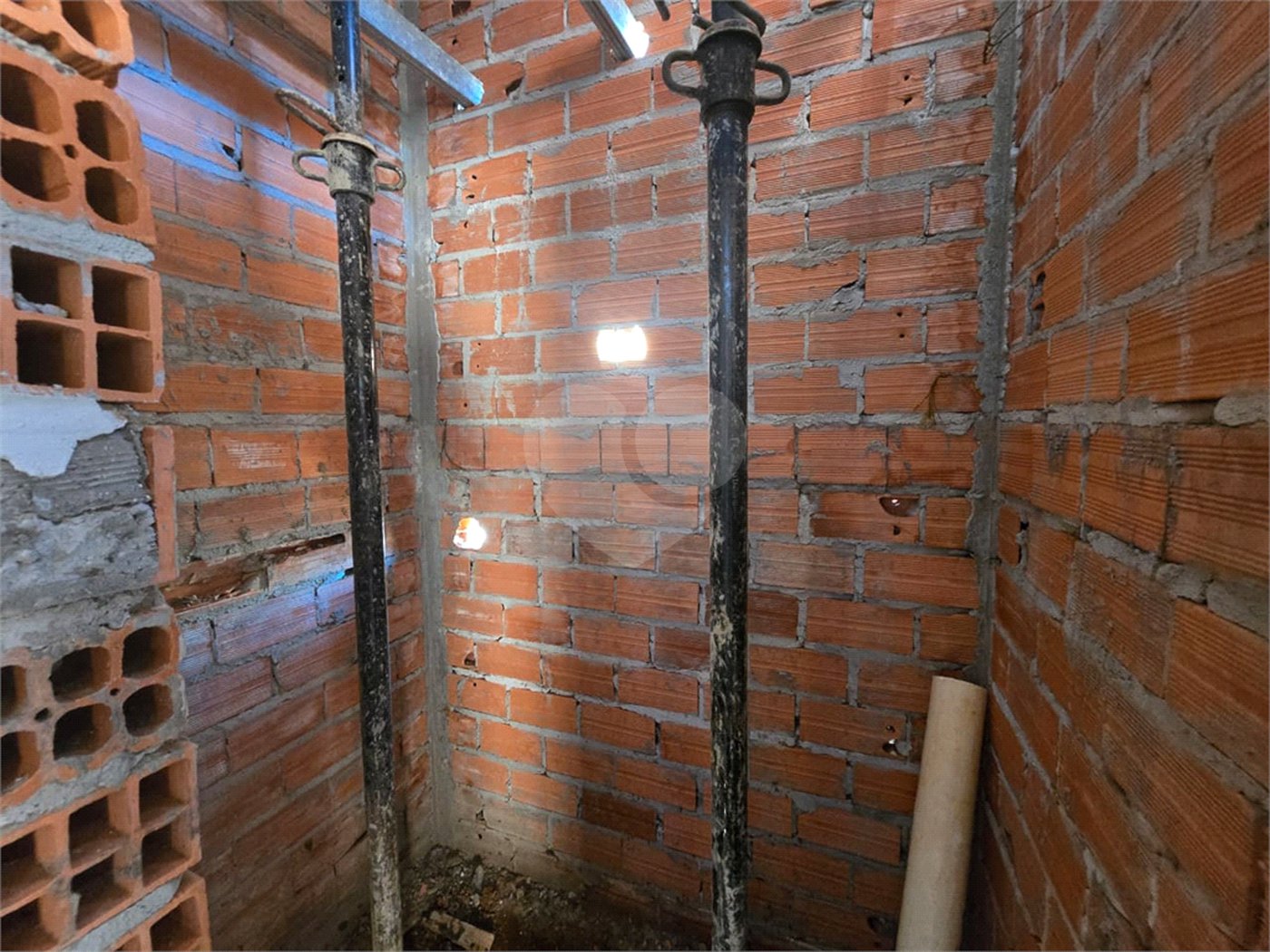 Casa à venda com 3 quartos, sendo 1 suíte, no condomínio Residencial Tivolli, Itapetininga - SP