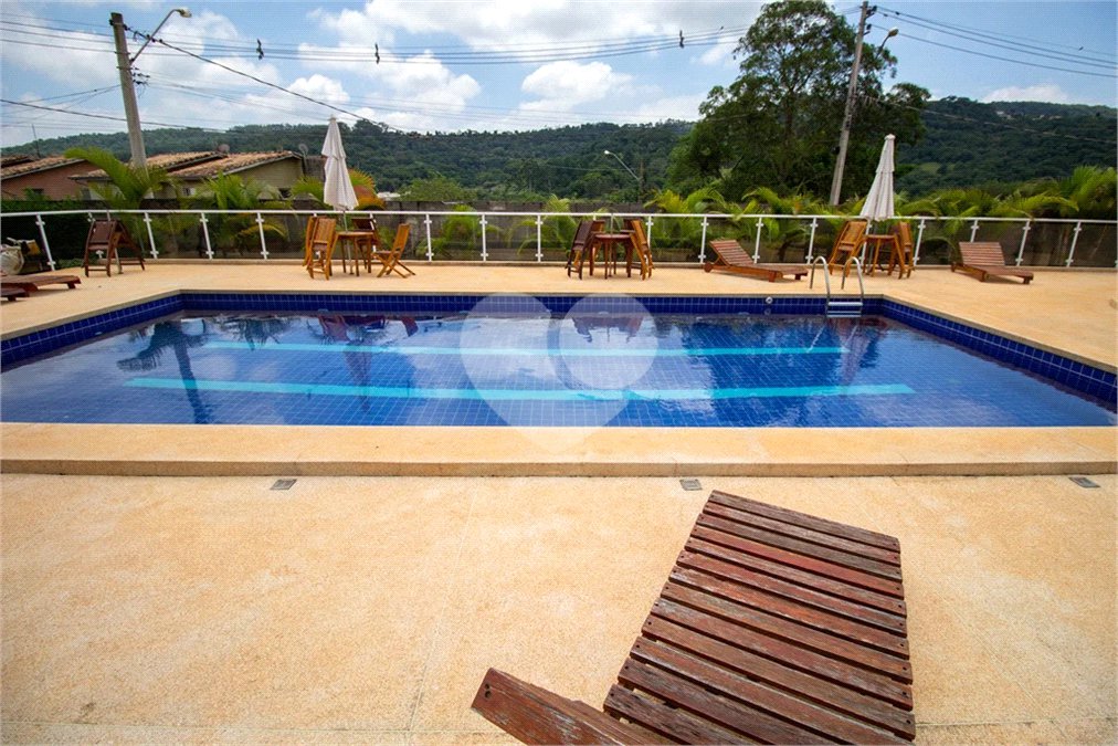 Apartamento à venda com 3 quartos, sendo 1 suíte, em Bairro do Cambará, São Roque, SP