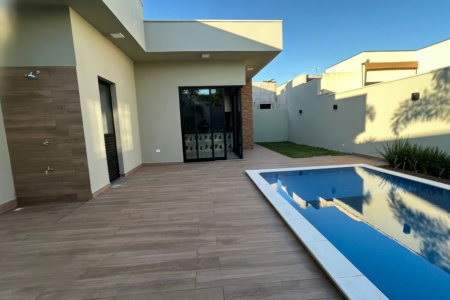 Casa à venda com 3 suítes em Três Lagoas, MS