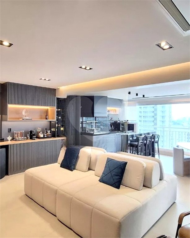 Apartamento à venda com 4 quartos, sendo 2 suítes,  em Vila Anastácio, São Paulo, SP