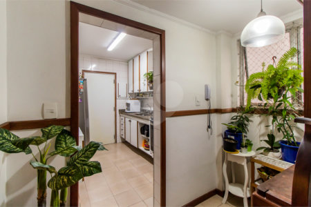 Apartamento à venda com 3 quartos, sendo 1 suíte, em Santo Amaro, São Paulo, SP