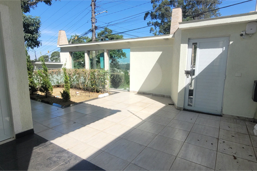 Sobrado à venda com 4 quartos, sendo 2 suítes, em Vila Irmãos Arnoni, São Paulo, SP