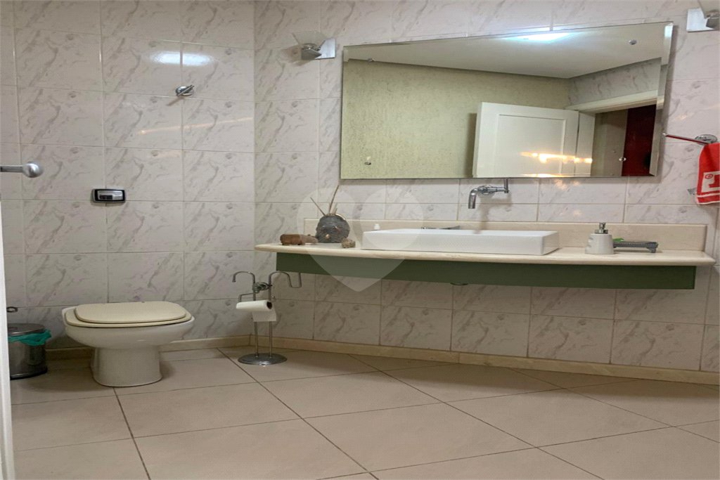 Casa à venda com 4 quartos, sendo 3 suítes, no condomínio Mirante da Barra, Rio de Janeiro - RJ