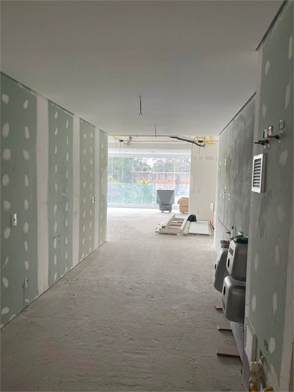 Apartamento à venda com 3 suítes em Moema, São Paulo, SP
