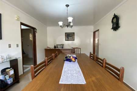 Sobrado à venda com 3 quartos, sendo 1 suíte,  em Vila Nivi, São Paulo, SP