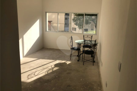 Apartamento à venda com 3 quartos, sendo 1 suíte,  em Cambuci, São Paulo, SP