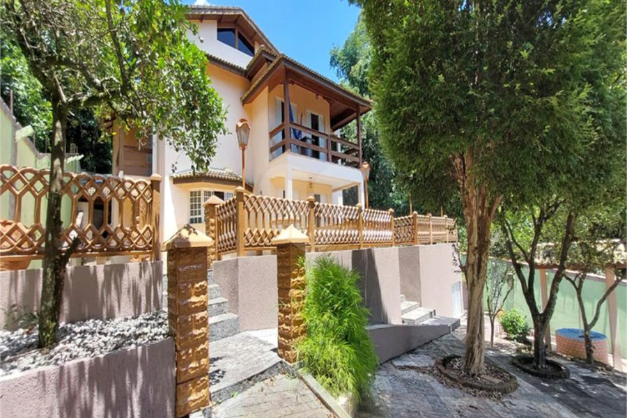 Casa à venda com 4 suítes no condomínio Sausalito, Mairiporã - SP
