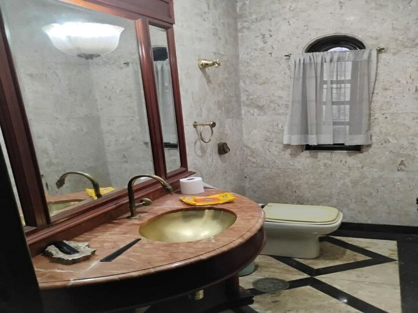 Casa à venda com 7 quartos, sendo 2 suítes, em Brooklin Paulista, São Paulo, SP