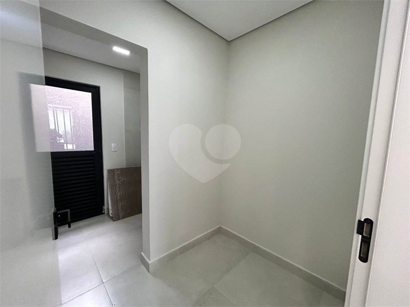 Casa à venda com 3 quartos, sendo 1 suíte, no condomínio Villagio Wanel, Sorocaba - SP