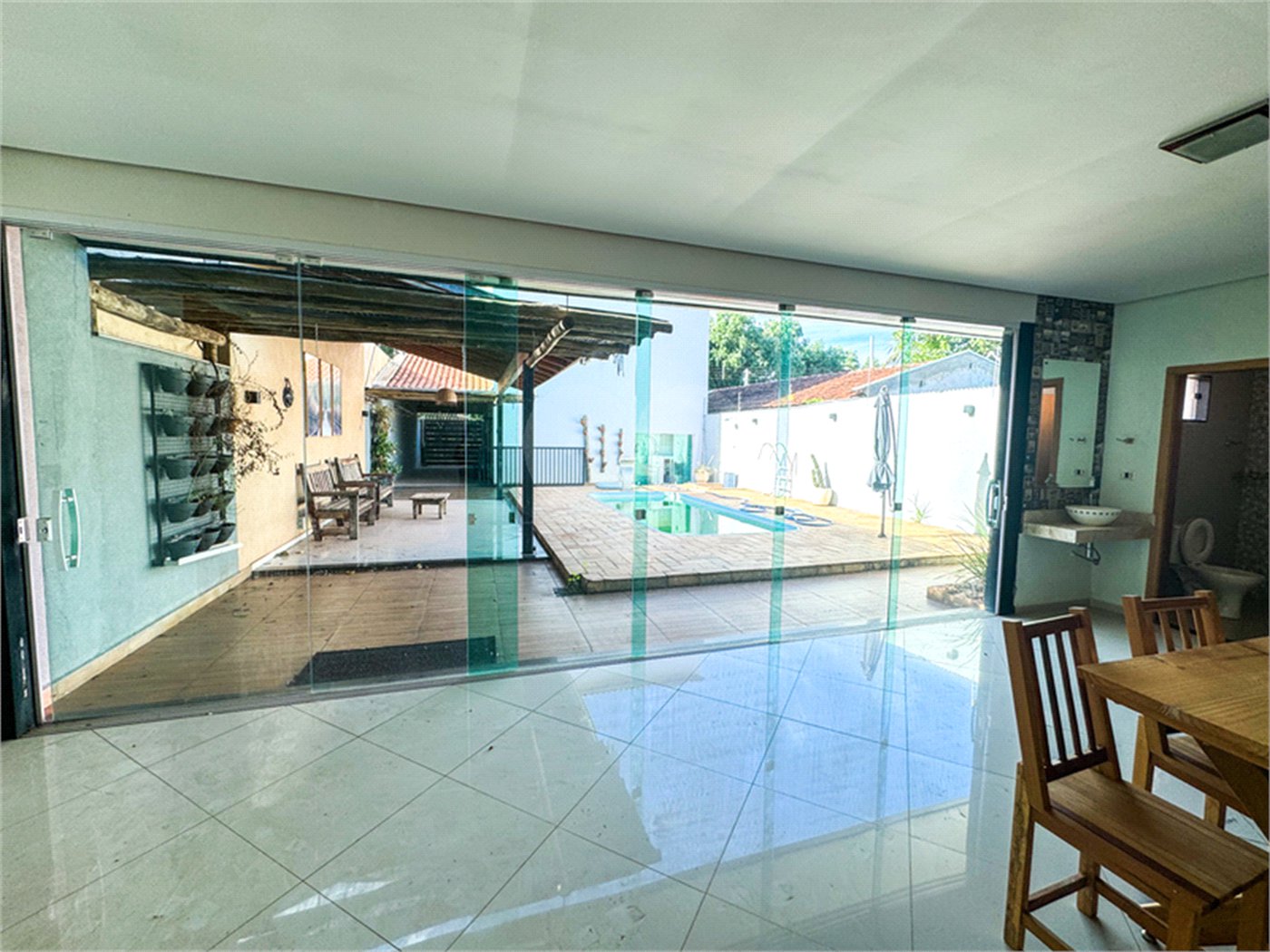 Casa à venda com 3 quartos, sendo 1 suíte, em Jardim Paranapunga, Três Lagoas, MS