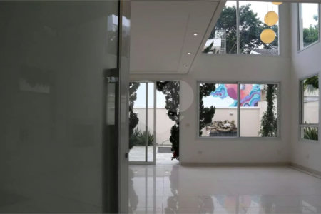 Casa à venda com 3 suítes no condomínio Residencial Morumbi, São Paulo - SP
