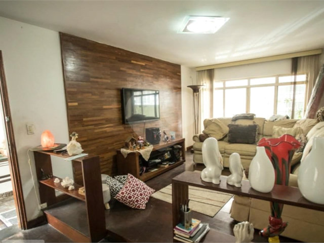 Casa à venda com 3 quartos, sendo 1 suíte,  em Mirandópolis, São Paulo, SP