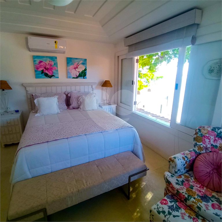 Casa à venda com 5 quartos, sendo 4 suítes, em Manguinhos, Armação dos Búzios, RJ