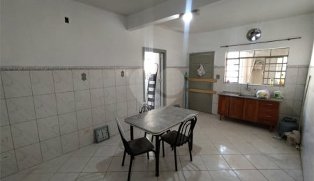 Sobrado à venda com 3 quartos em Vila Santa Clara, São Paulo, SP