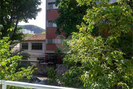 Casa à venda com 5 quartos, sendo 1 suíte, em Grajaú, Rio de Janeiro, RJ