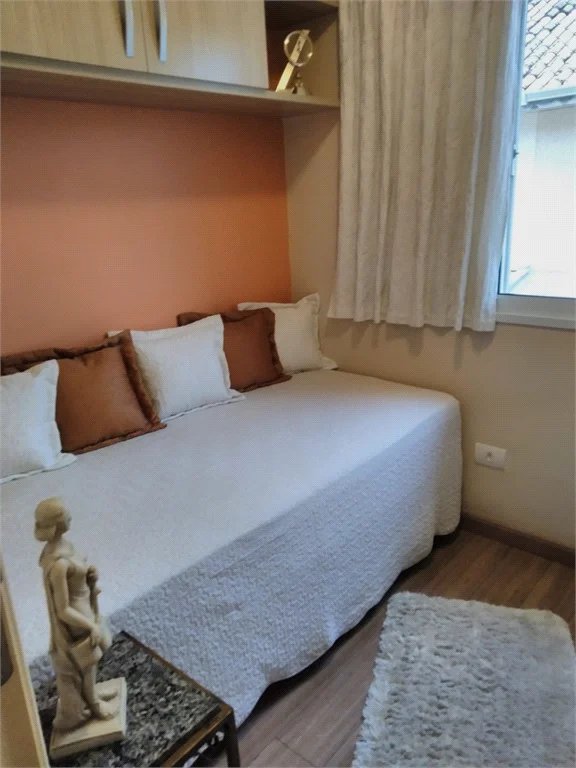 Casa à venda com 3 quartos, sendo 1 suíte, no condomínio Moradas do Horto, São Paulo - SP