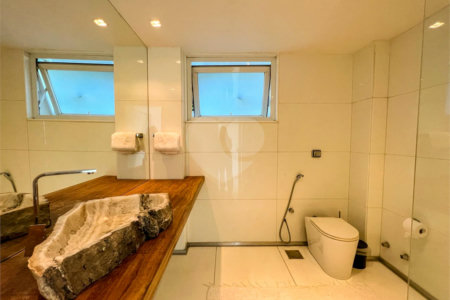 Casa à venda ou para alugar com 5 suítes em Joá, Rio de Janeiro, RJ