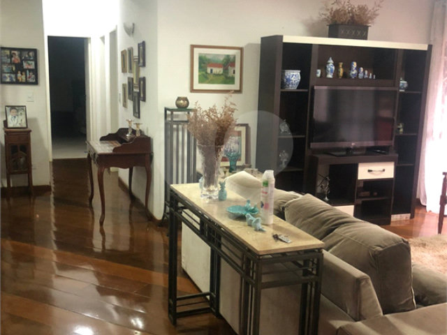 Apartamento à venda com 3 quartos, sendo 1 suíte,  em Saúde, São Paulo, SP