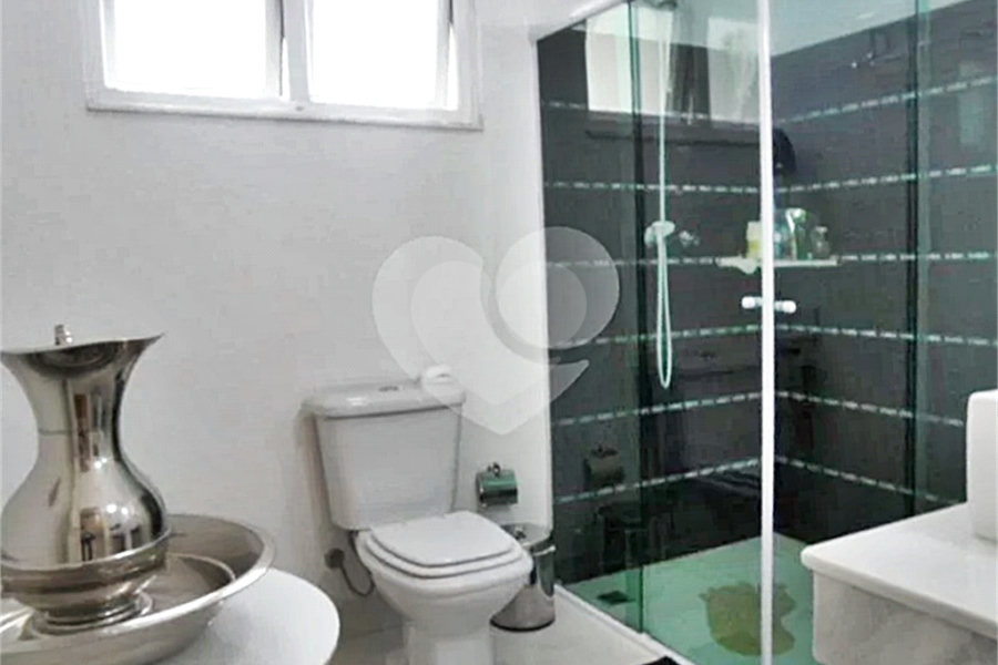 Casa à venda com 4 suítes no condomínio Chácara das Rosas, São Paulo - SP
