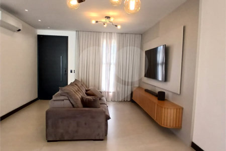 Casa à venda com 3 suítes em Pinheirinho, Vinhedo, SP