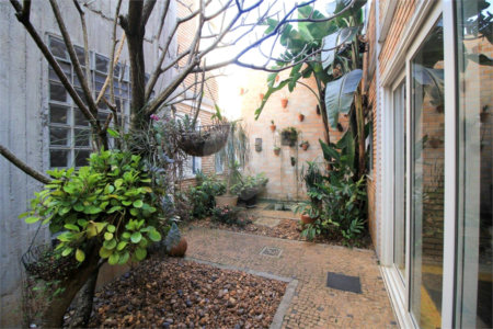 Casa à venda ou para alugar com 5 quartos, sendo 3 suítes, em Vila Madalena, São Paulo, SP