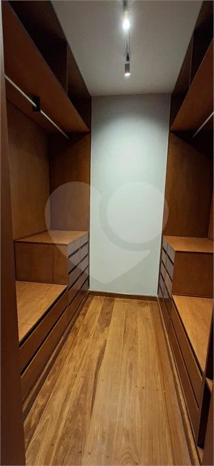 Casa à venda com 4 quartos, sendo 2 suítes,  em Jardim Marajoara, São Paulo, SP
