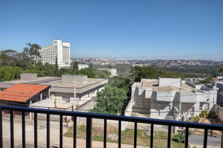Casa à venda com 2 suítes em Jardim Santo Antônio, Atibaia, SP