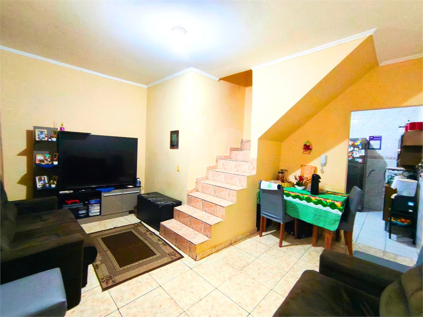 Casa à venda com 3 quartos, sendo 1 suíte, no condomínio Res Crisciúma, São Paulo - SP