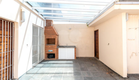 Sobrado à venda com 4 quartos, sendo 1 suíte,  em Chácara Monte Alegre, São Paulo, SP