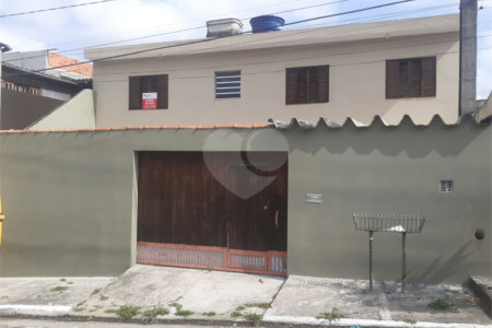 Sobrado à venda com 3 quartos em Vila Clarice, São Paulo, SP
