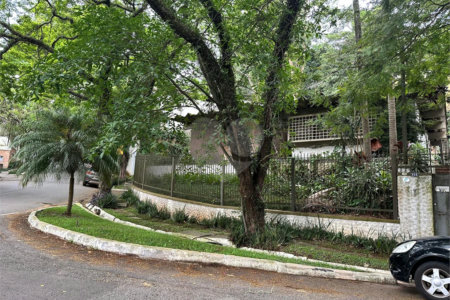 Casa à venda com 3 quartos, sendo 1 suíte, em Jardim Marajoara, São Paulo, SP