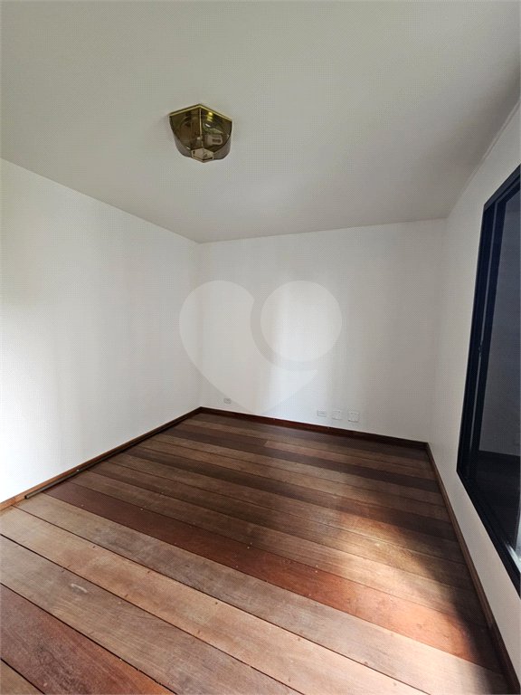 Apartamento à venda com 4 quartos, sendo 2 suítes,  em Jardim Parque Morumbi, São Paulo, SP