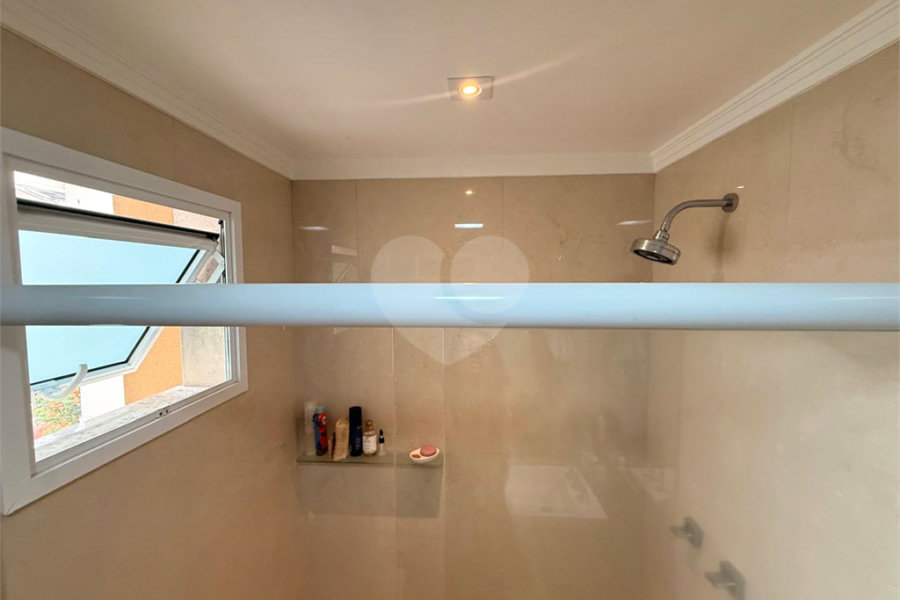 Casa à venda com 4 quartos, sendo 2 suítes, no condomínio Florada da Serra, São Paulo - SP