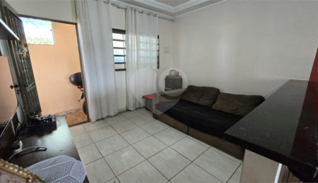 Casa à venda com 2 quartos em Parque dos Timburis, São Carlos, SP